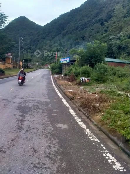Bán lô đất mặt đg bế văn đàn ngay doanh trại bộ đội vị trí : p đoàn kết tp lai châu