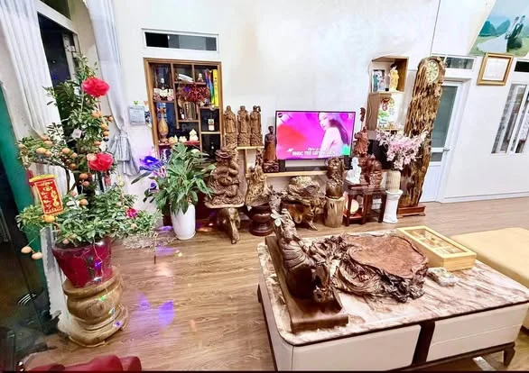 CHÍNH CHỦ NHỜ BÁN NHÀ C4 GẦN KHU LIÊN HIỆP THỂ THAO vị trí : tổ 9 p tân phong tp lai châu diện