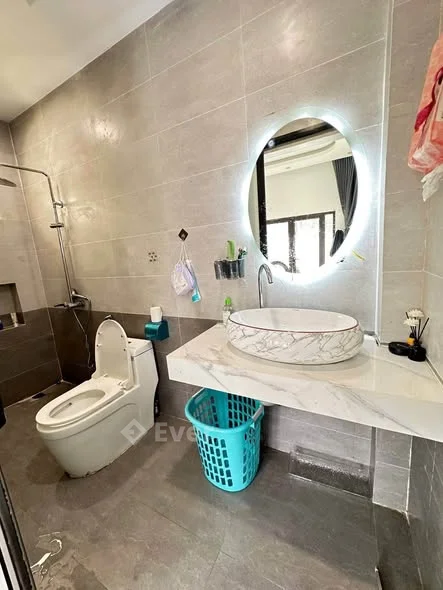 Căn nhà 2 tầng hai mặt tiền mới xây kiên cố THIẾT KẾ hiện đại và để lại full nội thất