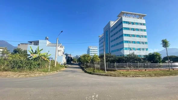 BÁN MẢNH ĐẤT NGAY CẠNH HỢP KHỐI TỈNH -TIỆN ÍCH BAO LA