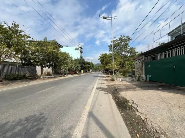 E bán mảnh đất,tổ 1 xã thanh minh tp điện biên,diện tích 5x20 đất ở 100% thích hợp kinh doanh