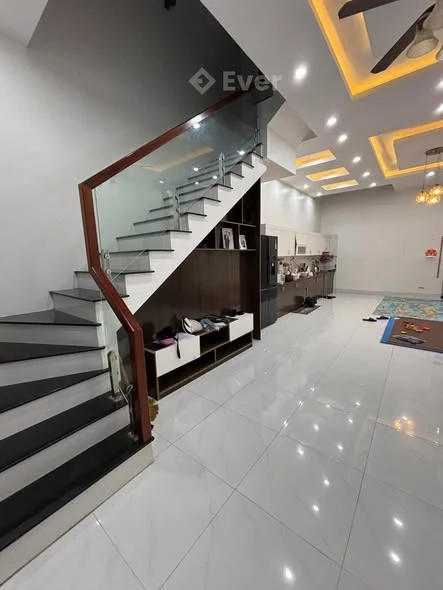 Gia Đình Chuyển Công Tác Về Xã, cần bán căn nhà 2 tầng xây kiên cố chắc chẵn thiết kế hiện đại - 1,7 tỷ - 110m²