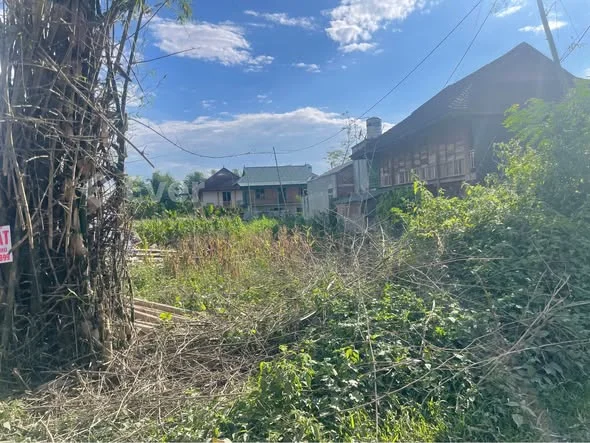 E có mảnh đất pá đông xã thanh xương cũ.giờ là phường mường thanh 16x21.đất ở 200m đất trồng cây 136