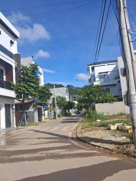 lô đất siêu hiếm khu kè suối 4b