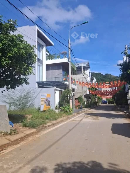 lô đất siêu hiếm khu kè suối 4b