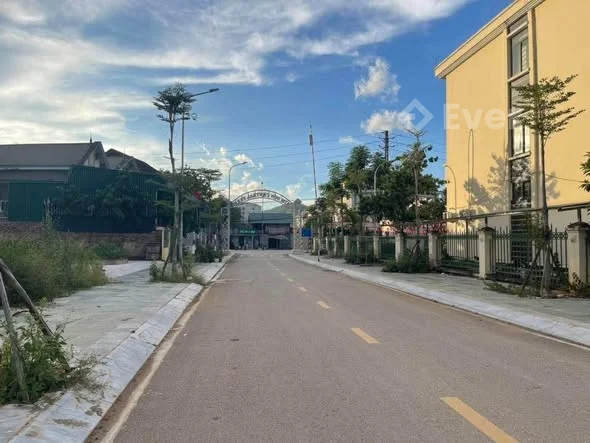 BÁN LÔ NỀN KHU ĐÔ THỊ KIM SƠN Ngay gần phía đường hoàng quốc việt,quảng trường ,vincom,phố đi bộ