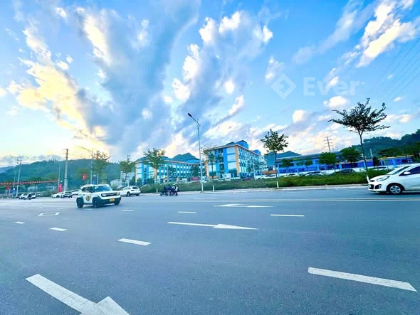 Vị trí: Mặt đường Võ Nguyên Giáp, thuộc phường Chiềng Cơi, thành phố Sơn La. - Thỏa thuận - 150m²