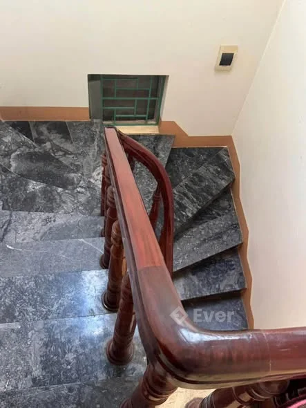 Bán nhà bt 3 tầng khu vincom TP Sơn La Rộng 8m sâu 20m - đất ở đô thị Có PN tầng 1, tổng 5PN - Thỏa thuận - 160m²