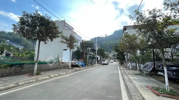 Cần bán lô đất sẵn bìa tại khu 6B phường Chiềng An Sơn La Diện tích: 75m2 ( 5x15m) Sổ chính chủ