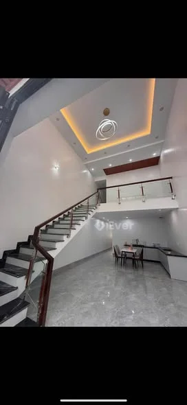 Chính chủ nhờ bán căn nhà 2 tầng .diện tích 100m2 full thổ cư.gần rừng thông bản áng mộc châu