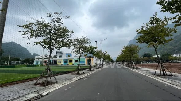 Cần bán lô đất 80m2 sẵn bìa tại KđT Picenza Sơn La Diện tích: 5x15m