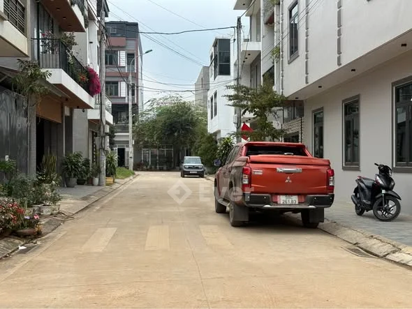 Lô đất 101m hai mặt tiền khu kè suối ngay ngã 3 Quyết Thắng tp Sơn La