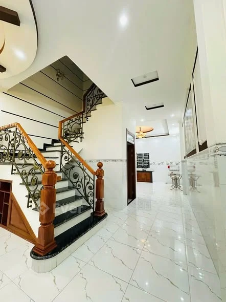 NHÀ 1 TRỆT 1 LẦU CUỐI ĐƯỜNG LÊ CHÂN KDC 91B ĐANG CÓ THU NHẬP SẴN 11TR/THÁNG TP CẦN THƠ Chỉ 5 tỷ 200