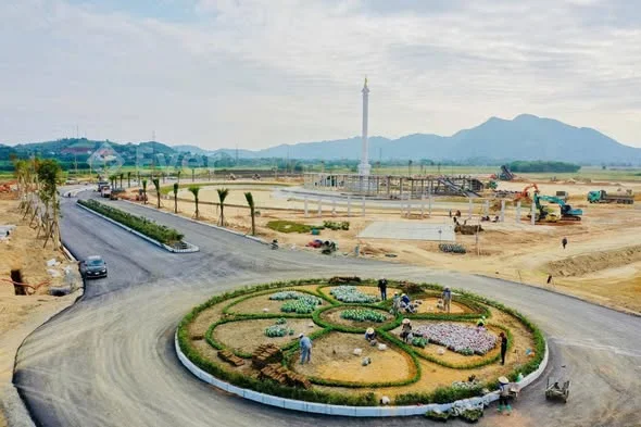 DANKO CENTER TUYÊN QUANG Tiến độ rõ nét từng ngày – quảng trường, hồ điều hòa, trục cảnh quan trung