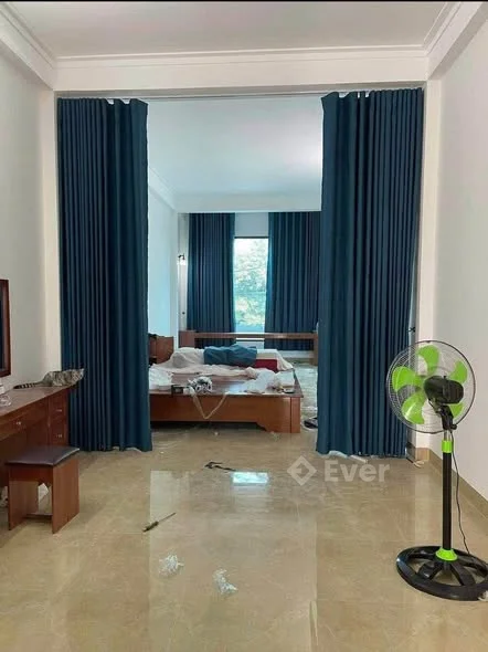 Gia đình cần bán căn nhà 3 tầng nổi, 1 tầng hầm. Nhà thôn hợp hòa 1, Lưỡng Vượng, Tuyên Quang.