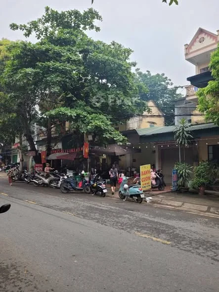 Cho thuê nhà 3 tầng và nhà cấp 4 mặt đường chính đường Lê Đại Hành - Thỏa thuận - 80m²