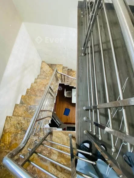 Chủ nhà cần thanh khoản nhà 2 tầng trong ngõ gần cầu chả, gần chợ, các trung tâm hành chính