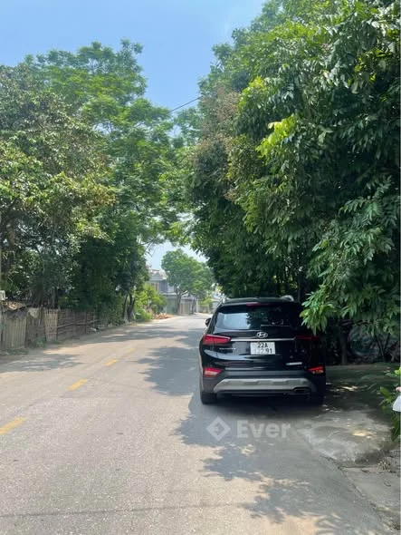 Do chuyển công tác gđ e có mảnh đất tại tổ 2 Nông Tiến,đất nằm trên mặt đường chính