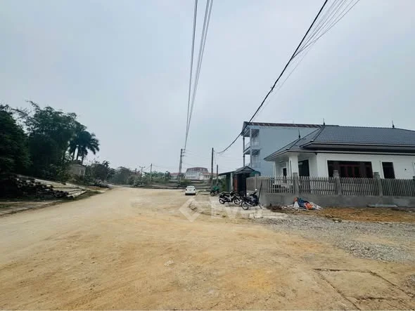 Cần tiêu tết em chuyển lại lô đất của gia đình cho bác nào thiện chí tại trung tâm xã Yên Sơn