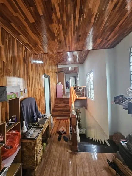 THEO CON VỀ QUÊ SNAG TÊN NHÀ 2 TẦNG – HƯNG THÀNH NGAY CHỢ MẬN