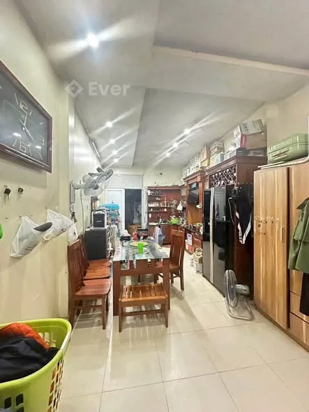 Nhà ba tầng đường 17/8, Tuyên Quang - Đầu tư sinh lời