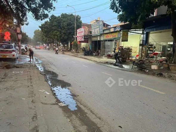 NHÀ NGAY QUANG VINH Nhà vị trí Kinh doanh tốt, trục chính Đường Quang Vinh