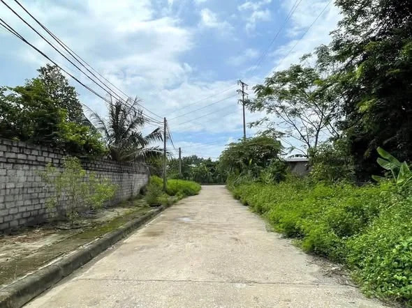 200m là ra đến trục chính đường Động Lực thuộc khu tái định cư đường quy hoạch