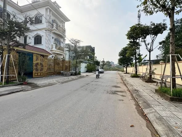 THIẾU SINH QUÂN - LÔ BIỆT THỰ - Diện tích 153m mặt tiền 10m xây biệt thự cực đẹp