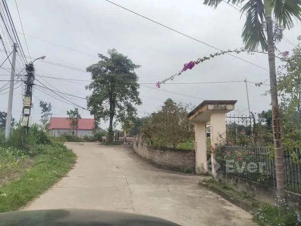 EM RA HÀNG LÔ ĐẤT Ở TỔ 11- PHÚ XÁDiện tích 100m2, mặt tiền 6m, thổ cư 60m