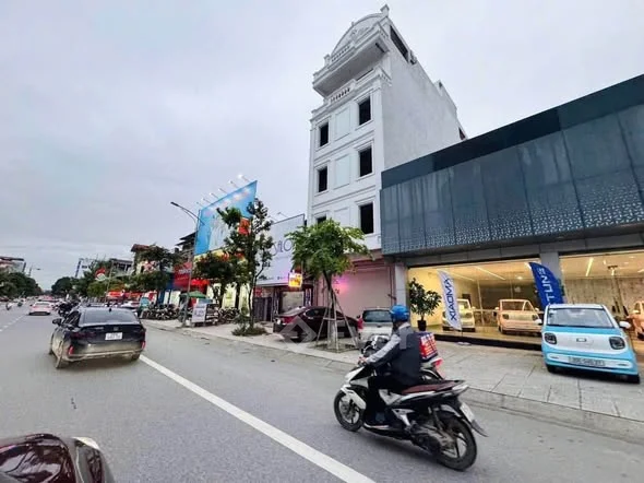 Thanh Khoản Nhà 5 Tầng,1 Tum. Trục Chính Đường Lương Ngọc Quyến.