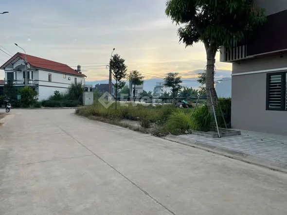 Khu dân cư số 8 túc duyên . Diện tích :88m Hướng : Đông nam , Tây nam