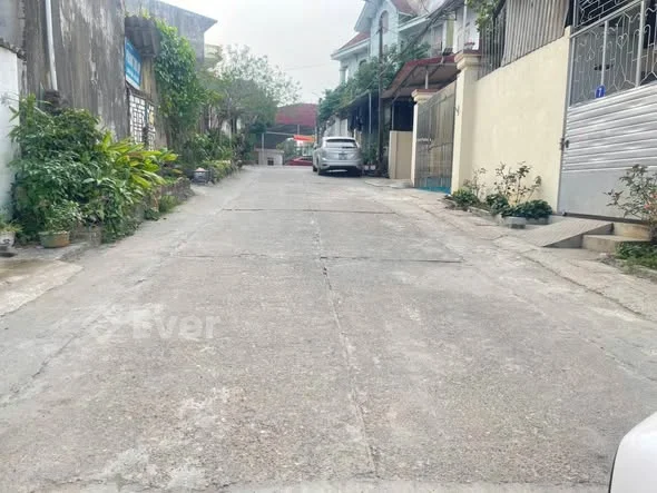 NHÀ 3 TẦNG – LÔ 2 ĐƯỜNG PHÚ THÁIKhông lo ngập lụt phù hợp cho mn trước tình hình ngập lụt TN