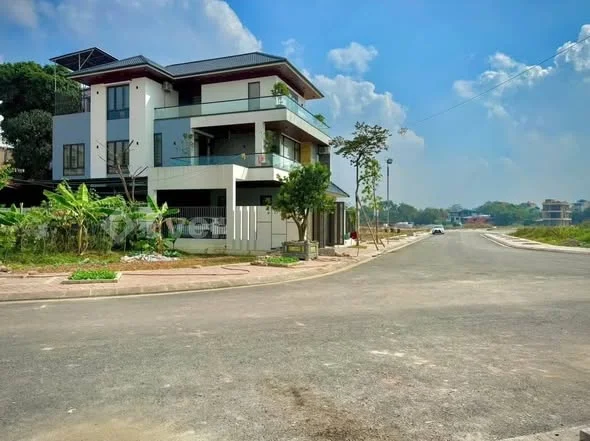 NÚT GIAO TÂN LẬP - CHẾCH KHÁCH SẠN PHƯƠNG ANH E bán lô đất đẹp thuộc KDC số 4 Tân Lập - Quần thể Big