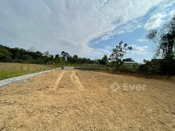 Bán lô đất tổ 4 Đán (giờ là quyết Thắng) các đường Quang Trung 300m) đường ô tô vào tận đất