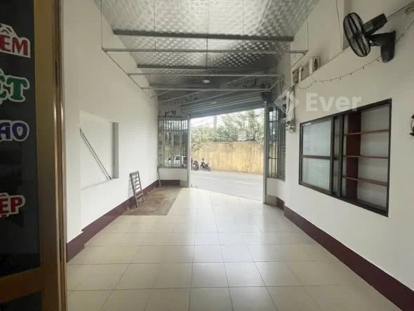 Nhà trục chính Lương Thế Vinh chỉ hơn 4 tỷKinh doanh gì cũng được.0798988***