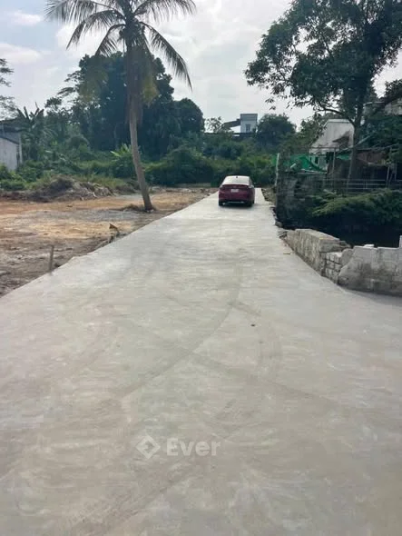 Bán 2 lô liền kề phường Quán TriềuDiện tích mỗi lô hơn 150 m mặt tiền 10m, thổ cư toàn bộ.