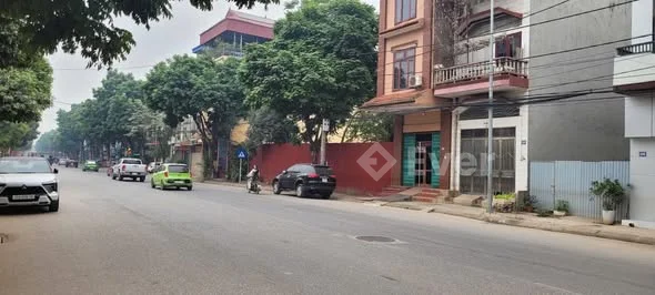 hàng hiếm sịn luôn nhé bà conLô đất mặt đường Bắc Nam - đối diện đường vào quảng trường