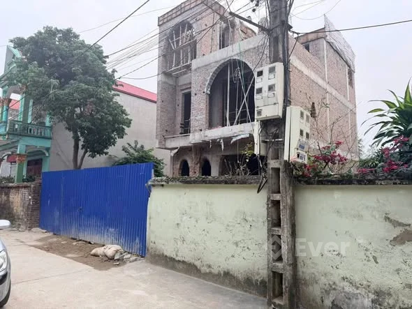 Cần bán nhanh lô đất 2 mặt tiền trước sau ngay phường chùa hang . đường to 6m ô tô tránh nhau