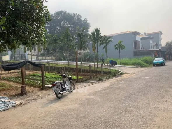 ĐẤT VÀNH ĐAI QUÂN KHU 2 Diện tích: 109m mặt 4.2m, vuông vắn, full thổ cư.