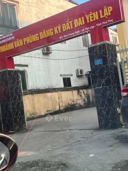 Đất trung tâm thị trấn Yên Lập, tỉnh Phú Thọ. Gần ngay cổng bệnh viện đa khoa yên lập. Mà giá chỉ h