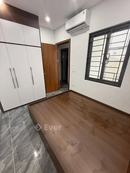 NHÀ ĐẸP SẴN VỀ ĐÓN TẾT các bác ơi. E có nhà 3 tầng mới xây full nội thất cần bán