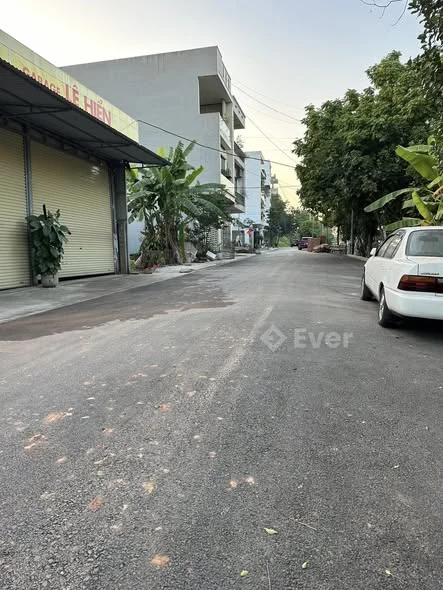 Quanh Đại Học Hùng Vương đang hot quá ạEm sẵn 1 lô 90m2 mặt tiền 5m