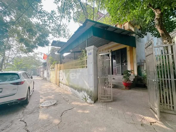 Bán đất sẵn nhà ở luôn, view hồ. Khu Hùng Vương - Gia Cẩm dt 154,1m full đất ở