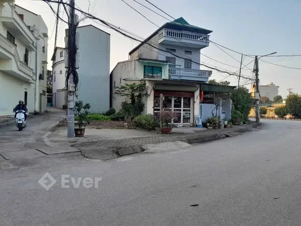 NHẬP KHẨU PHƯỜNG NÔNG TRANG- PHÚ THỌEm bán ô đất 2 mặt tiền, đường thông