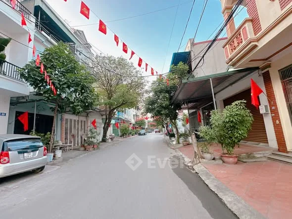 Bán nhà 2 tầng khu 10 Đồi Ông To - Nông TrangĐường 2 ô tô tránh có vỉa hè