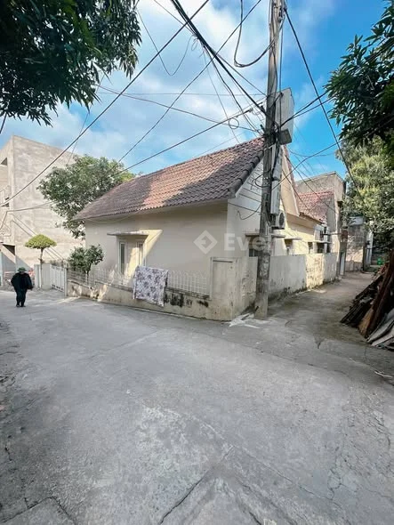 Bán ô đất khu Thanh Xuân - Gia Cẩm. DT 76m(5 m mặt) đường thông.