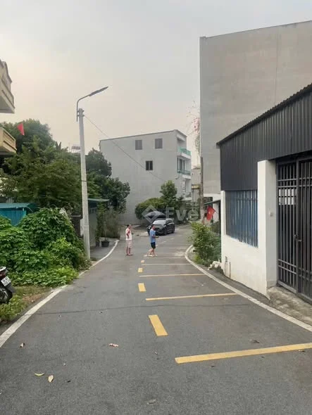 Chị gái e nhờ đăng CH ÍNH CH Ủ ô đất tặng kèm nhàDiện tích đất TC : 81,9m2