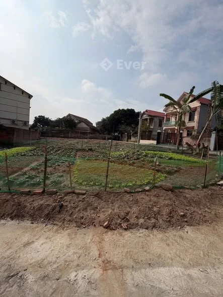 Đất khu bảo đà dữu lâu ,nay thuộc phường việt trì ,gần CA tỉnh (04)
Dt 67,6m (2 mặt tiền ) 66m thổ c - Thỏa thuận - 67.6m²