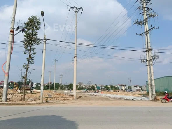 Băng 1 đường Trường Chinh – Hướng Đông Nam• Mặt tiền 5m, sâu 20m