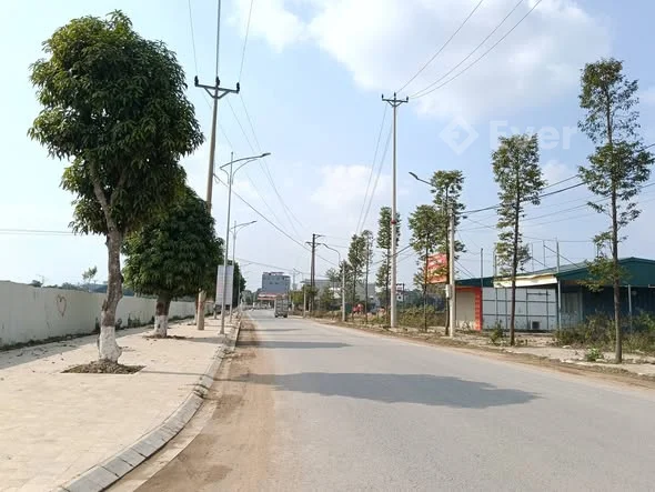 Băng 1 đường Trường Chinh – Hướng Đông Nam• Mặt tiền 5m, sâu 20m